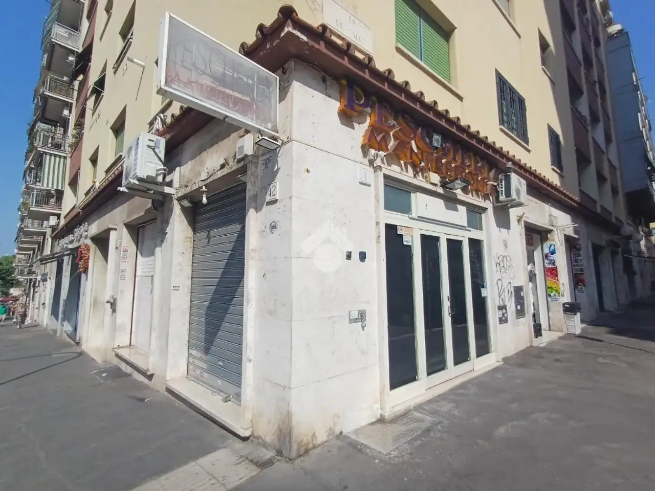 Negozio in Viale Furio Camillo 42, Roma, {3} - Foto 1