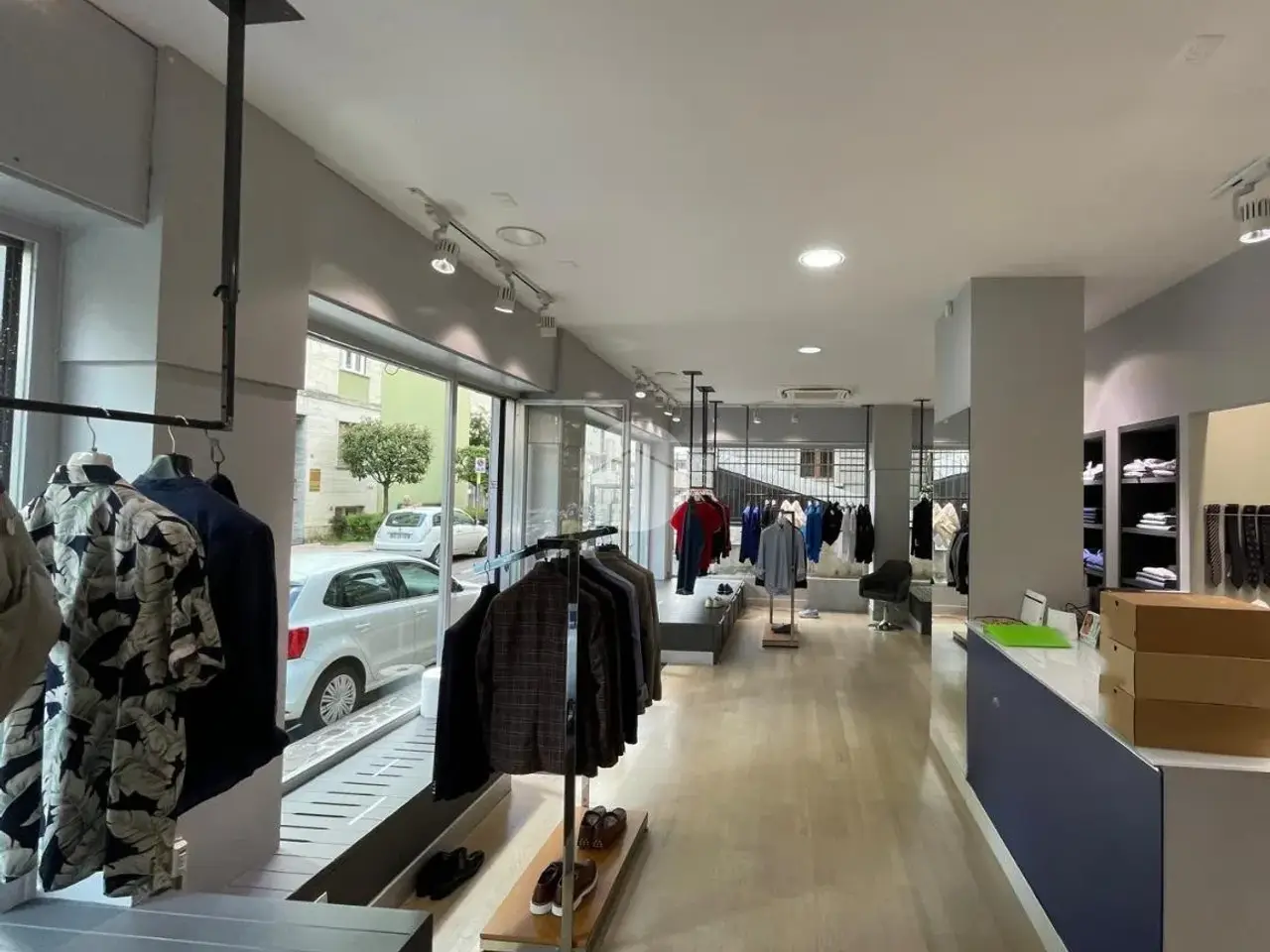 Negozio in Via Antonio Ghislanzoni, Bergamo, {3} - Foto 2