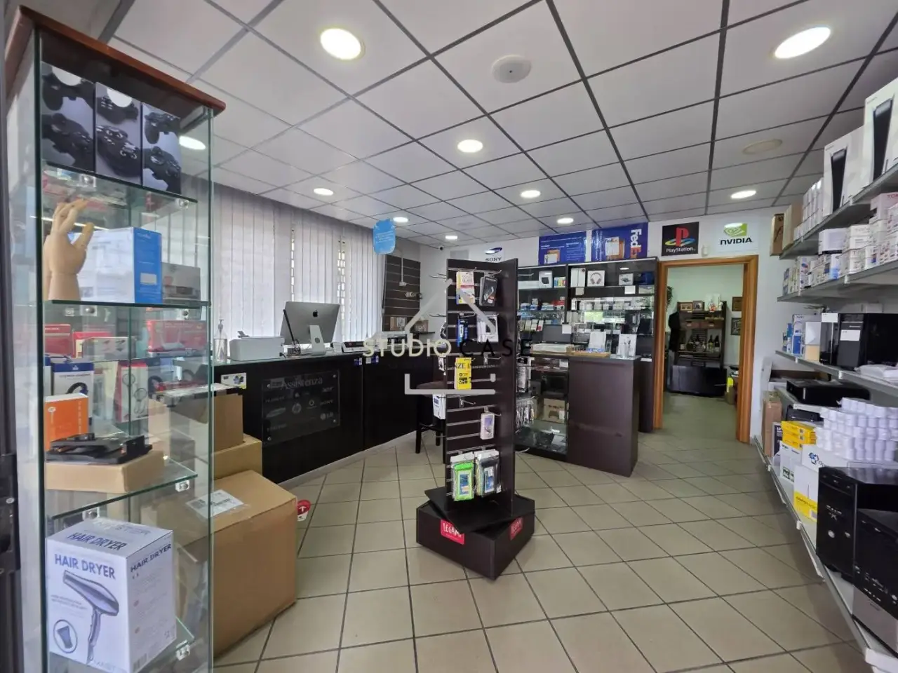 Locale commerciale in , Quarto, {3} - Foto 2