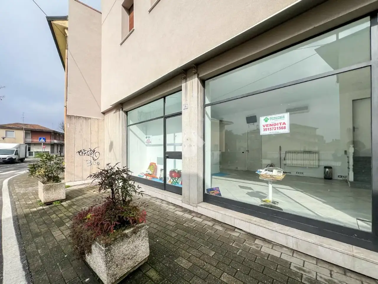Negozio in Via Libertà 71, Lodi Vecchio, {3} - Foto 1