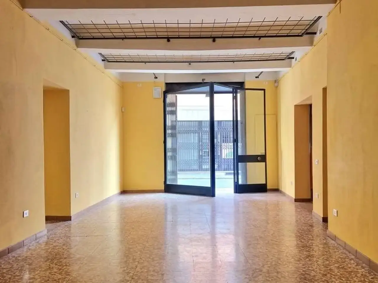 Negozio in Via del Cristo 4, Reggio Emilia, {3} - Foto 2