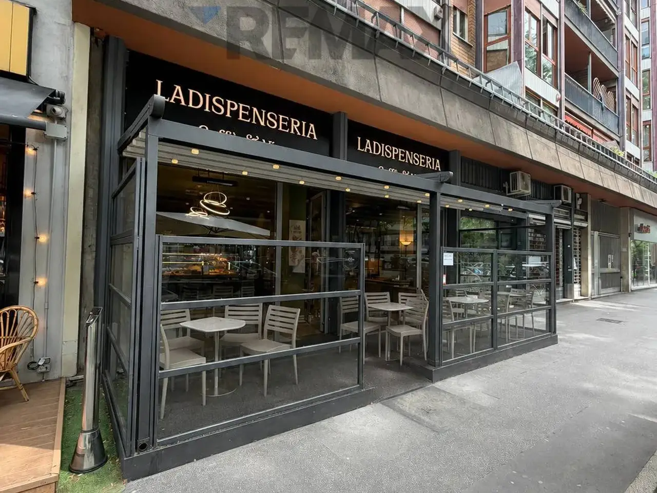 Bar in Via Luigi Sacco 5, Milano, {3} - Foto 1