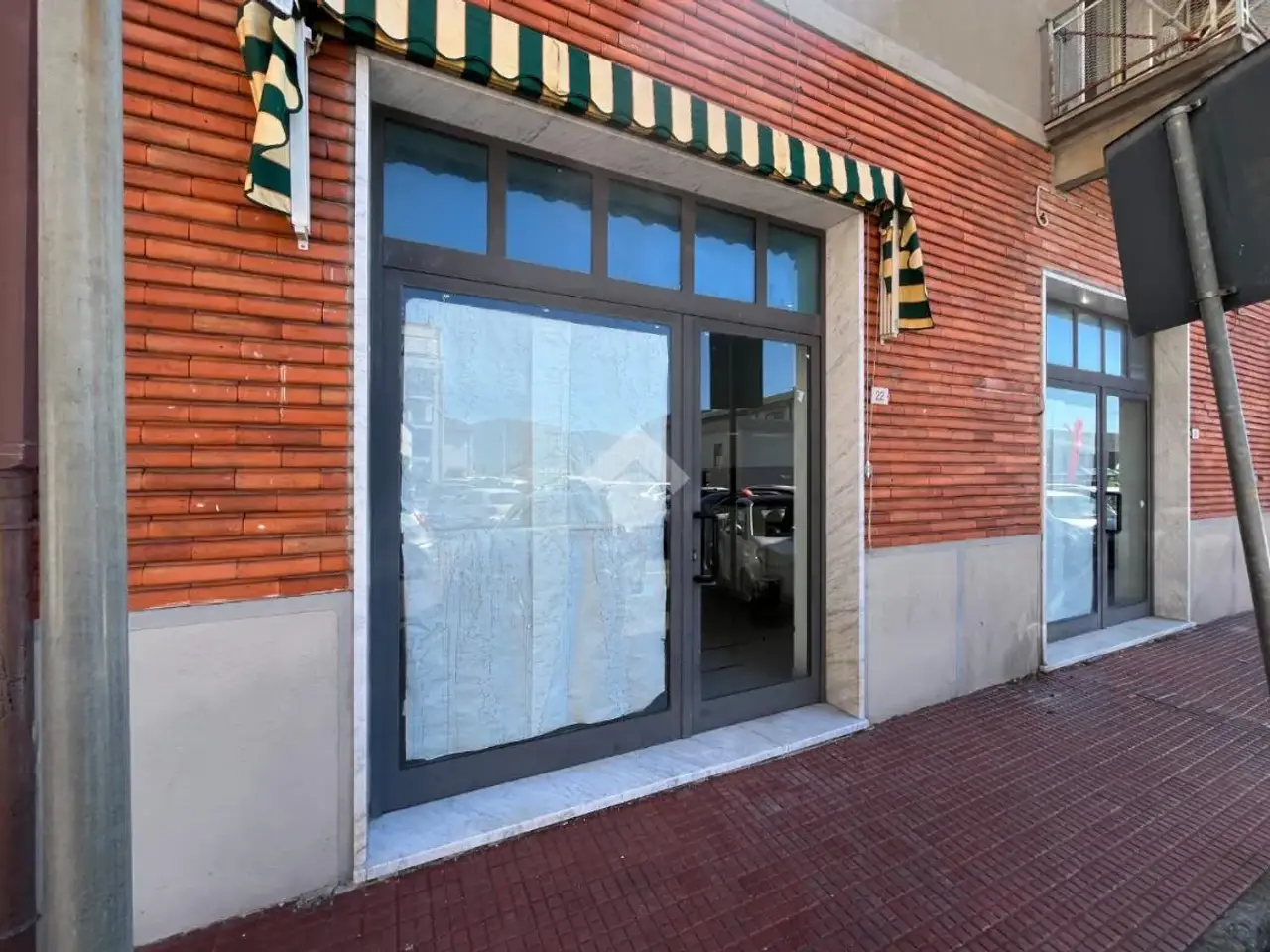 Negozio in Via Giuseppe Picedi Benettini, Sarzana, {3} - Foto 1