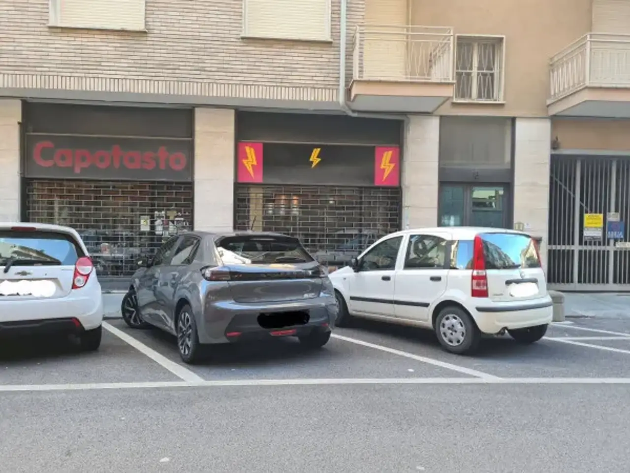 Negozio in Via Sebastiano Grandis 16, Cuneo, {3} - Foto 2