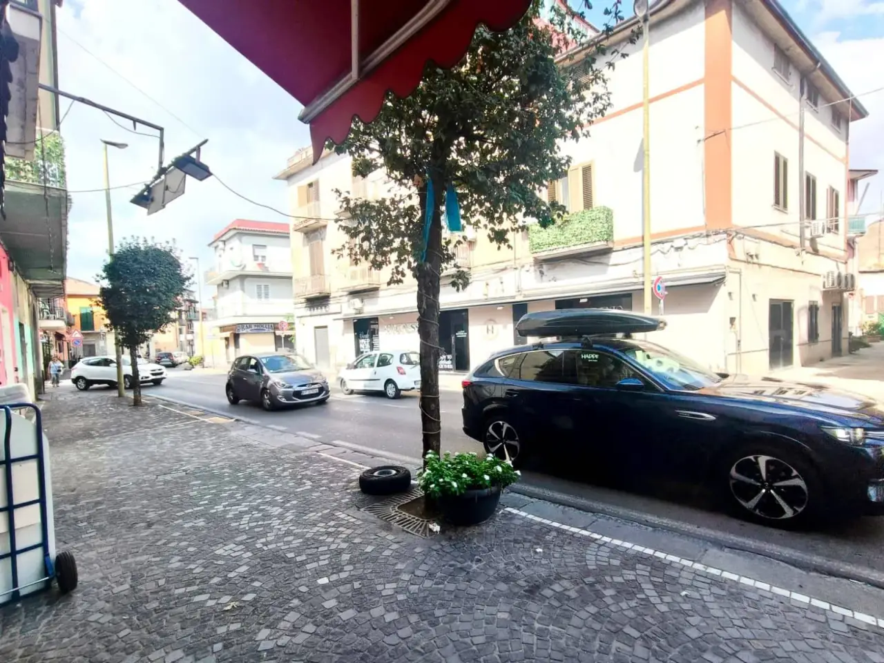 Negozio in Via Roma, Pomigliano D'Arco, {3} - Foto 2