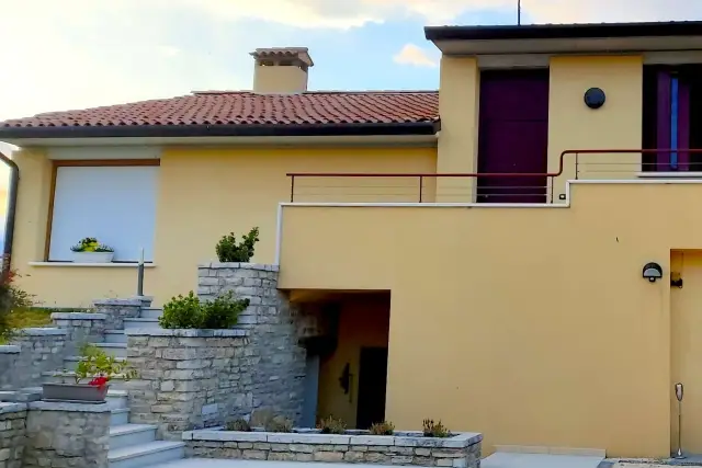 Detached house in Via Formeniga, Vittorio Veneto - Photo 1