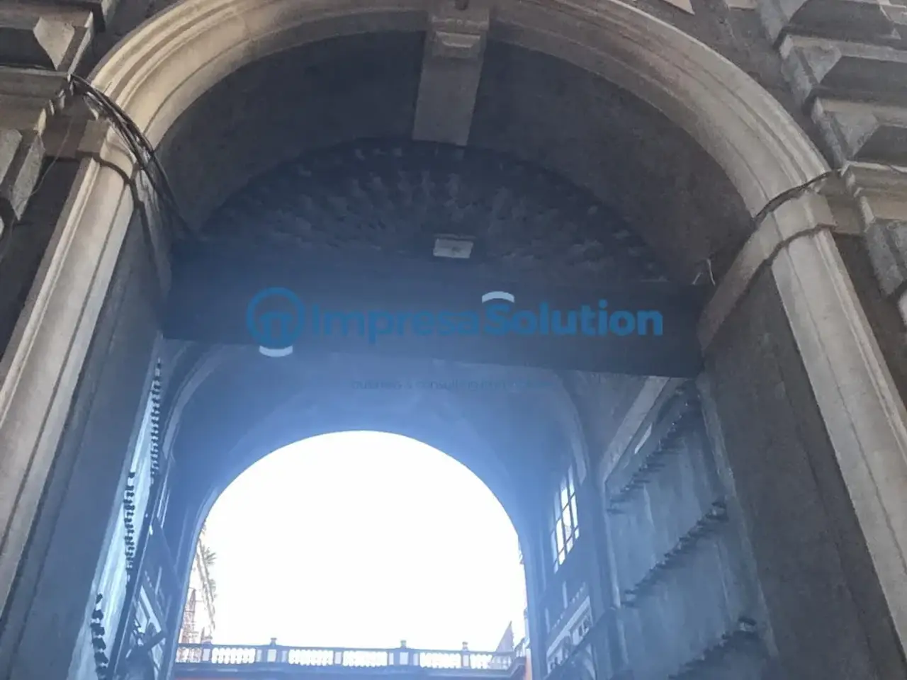 Magazzino in Via Maddaloni, Napoli, {3} - Foto 2