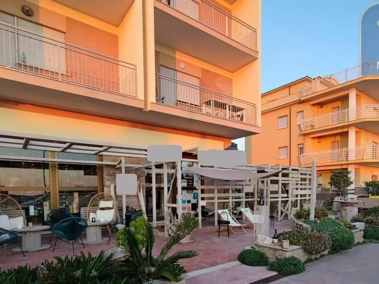 Esercizio commerciale in Lungomare delle Meduse, Pomezia, {3} - Foto 2