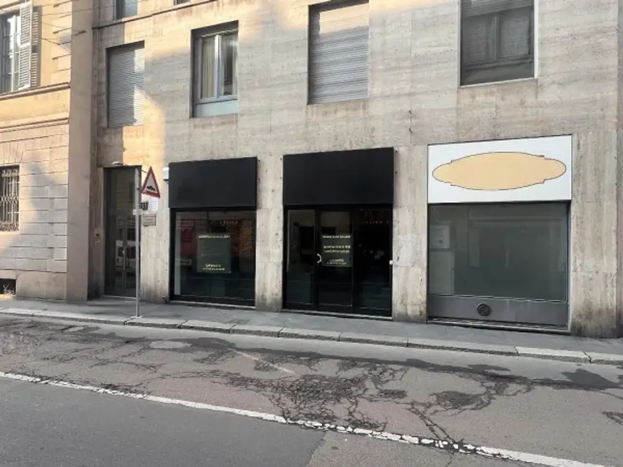 Negozio in Via Santa Maria alla Porta 11, Milano, {3} - Foto 1