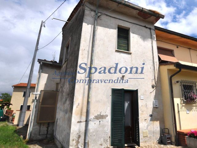 Detached house in Via Piave 125, Ponte Buggianese - Photo 1