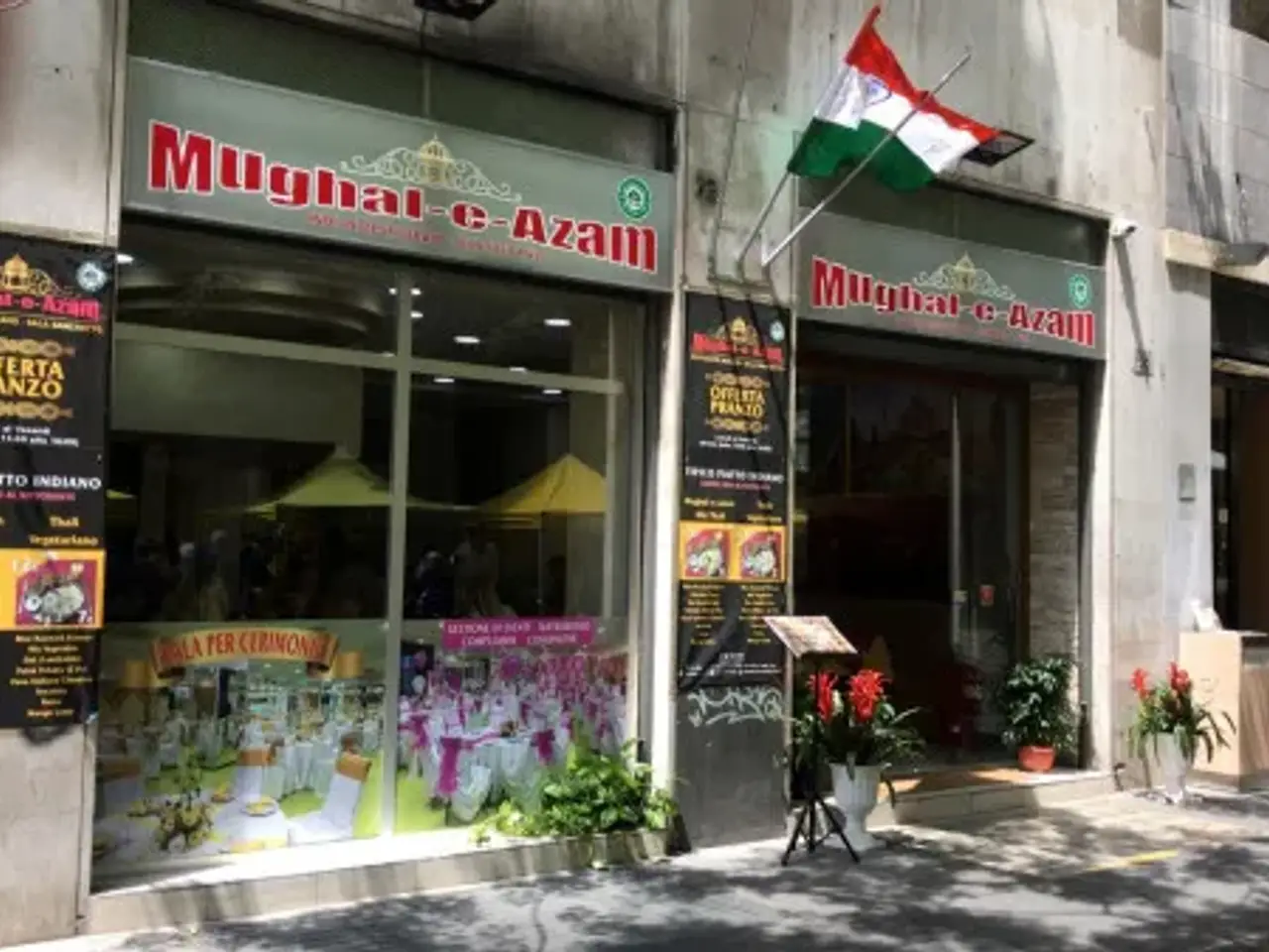 Negozio in Via Miguel Cervantes De Saavedra 70, Napoli, {3} - Foto 1