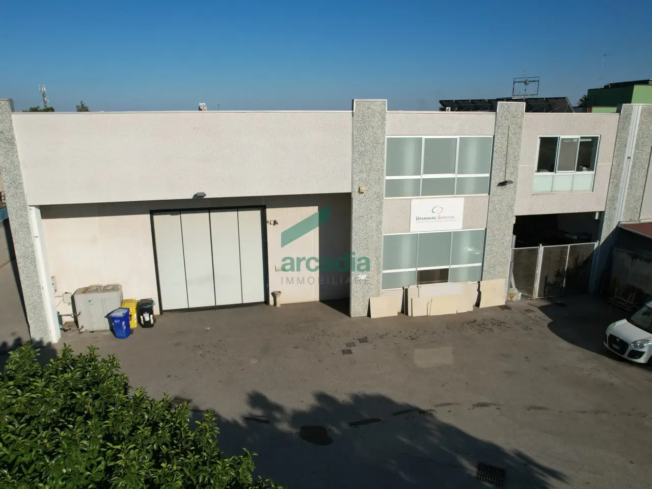 Capannone in Via Vincenzo Aulisio 47, Bari, {3} - Foto 1