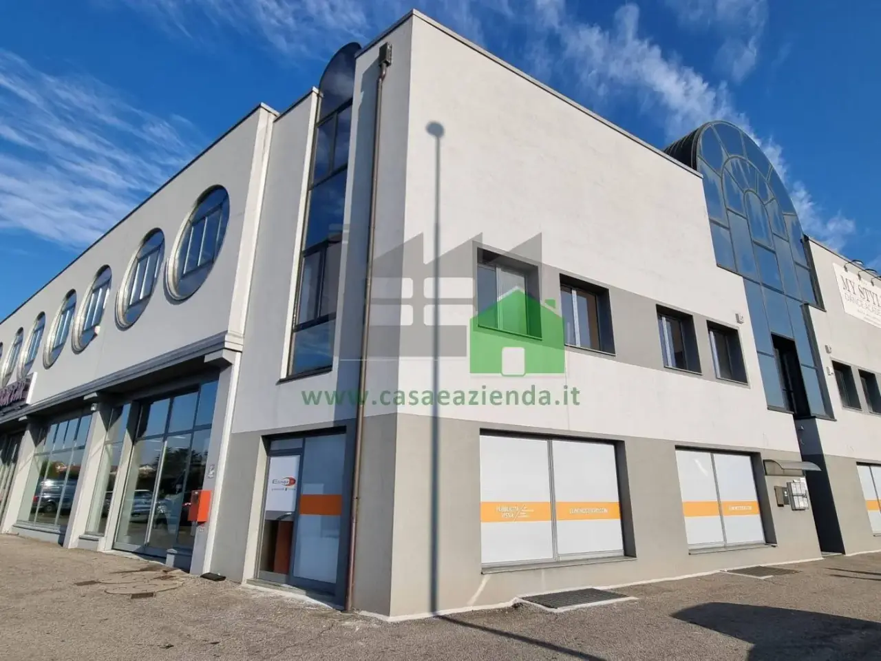 Ufficio in Via Achille Grandi 19a, Pessano Con Bornago, {3} - Foto 1
