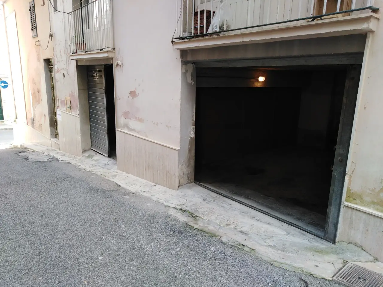 Parcheggio chiuso in , Ragusa, {3} - Foto 1