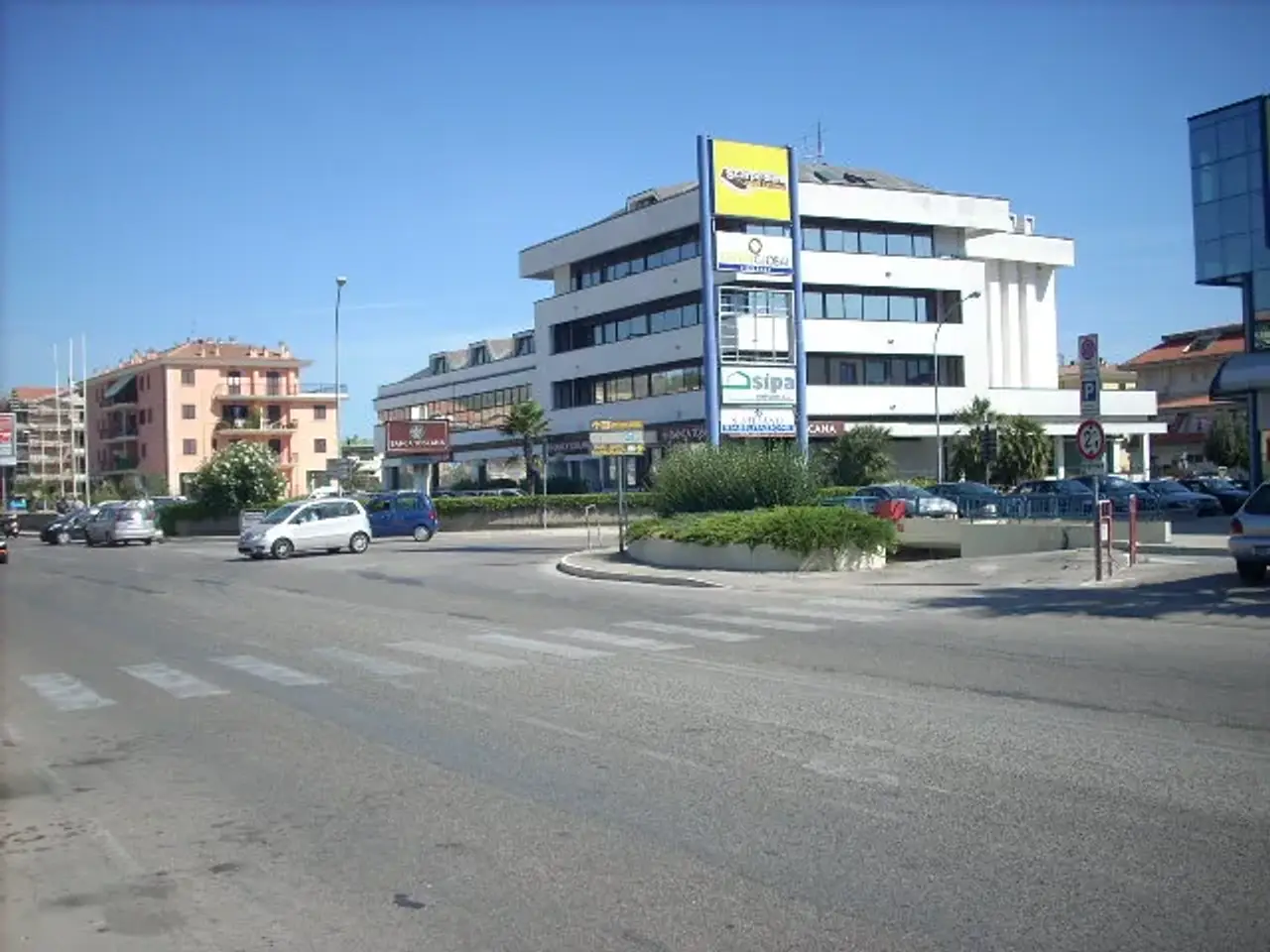 Ufficio in Via Enrico Mattei 1, San Benedetto Del Tronto, {3} - Foto 1