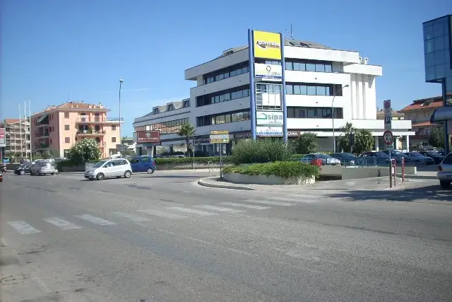 Ufficio in Via Enrico Mattei 1, San Benedetto del Tronto - Foto 1