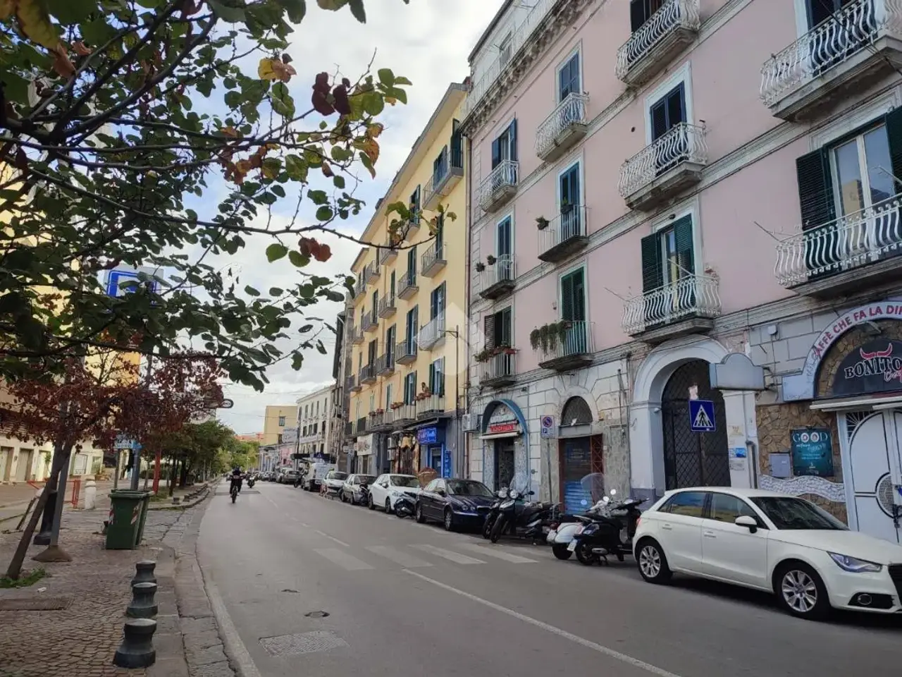 Negozio in Via Giuseppe Bonito 65, Castellammare Di Stabia, {3} - Foto 1