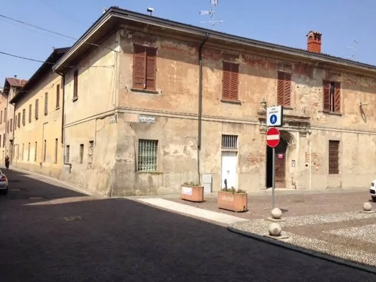 Palazzina commerciale in Via Crocefisso, Covo, {3} - Foto 1