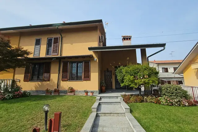 Mansion in Via Moia, Brugherio - Photo 1