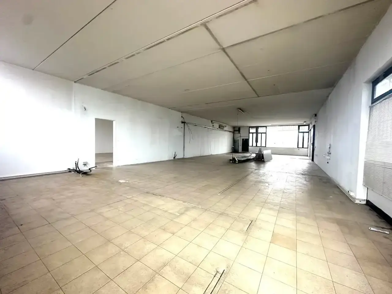 Capannone in , San Giovanni Lupatoto, {3} - Foto 2