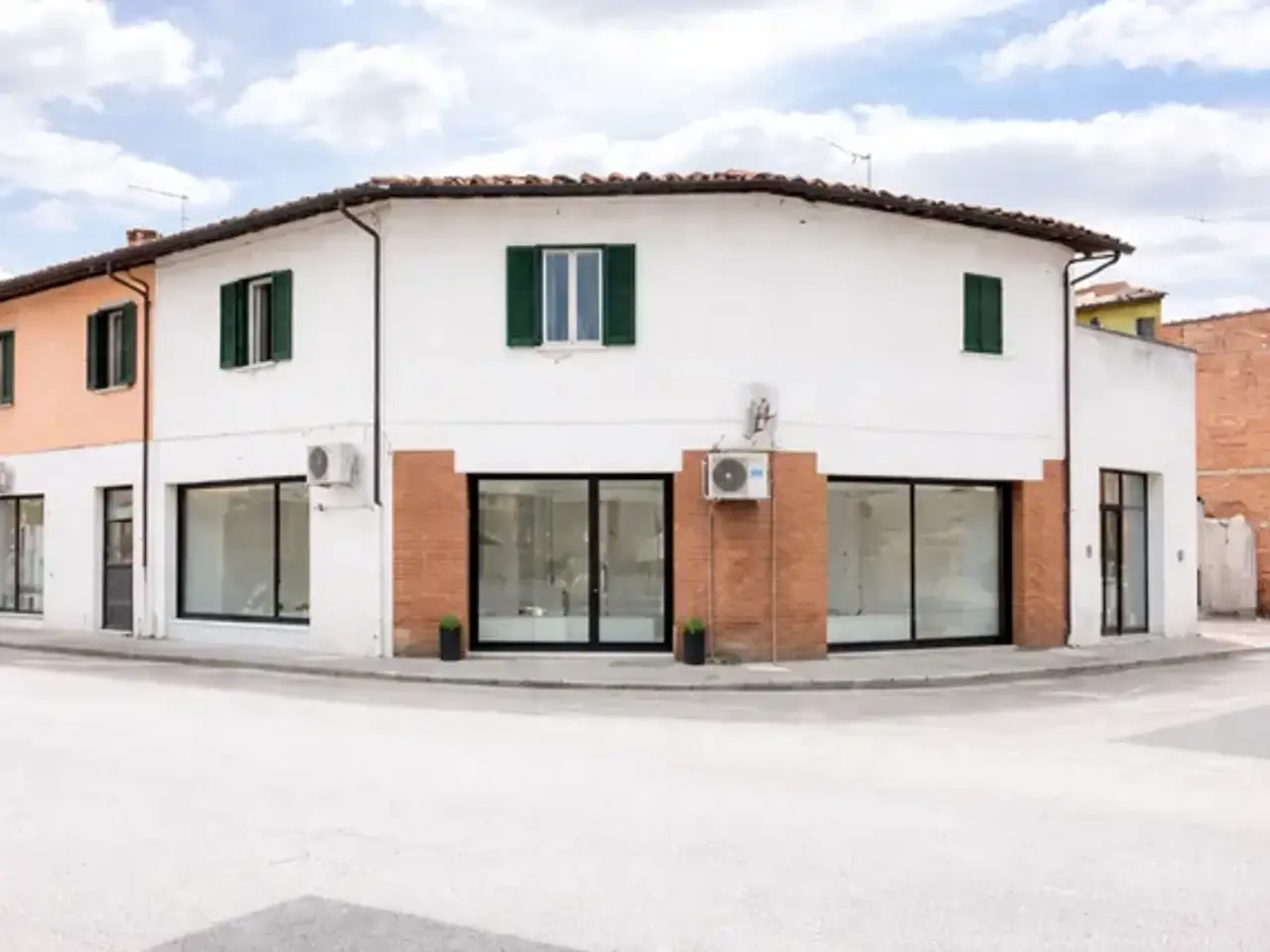 Locale commerciale in , Cascina, {3} - Foto 1