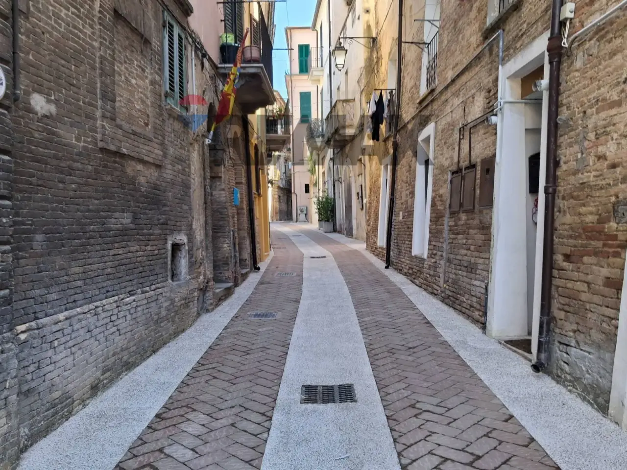 Negozio in Vico 10 di Via Cavour 1, Lanciano, {3} - Foto 2