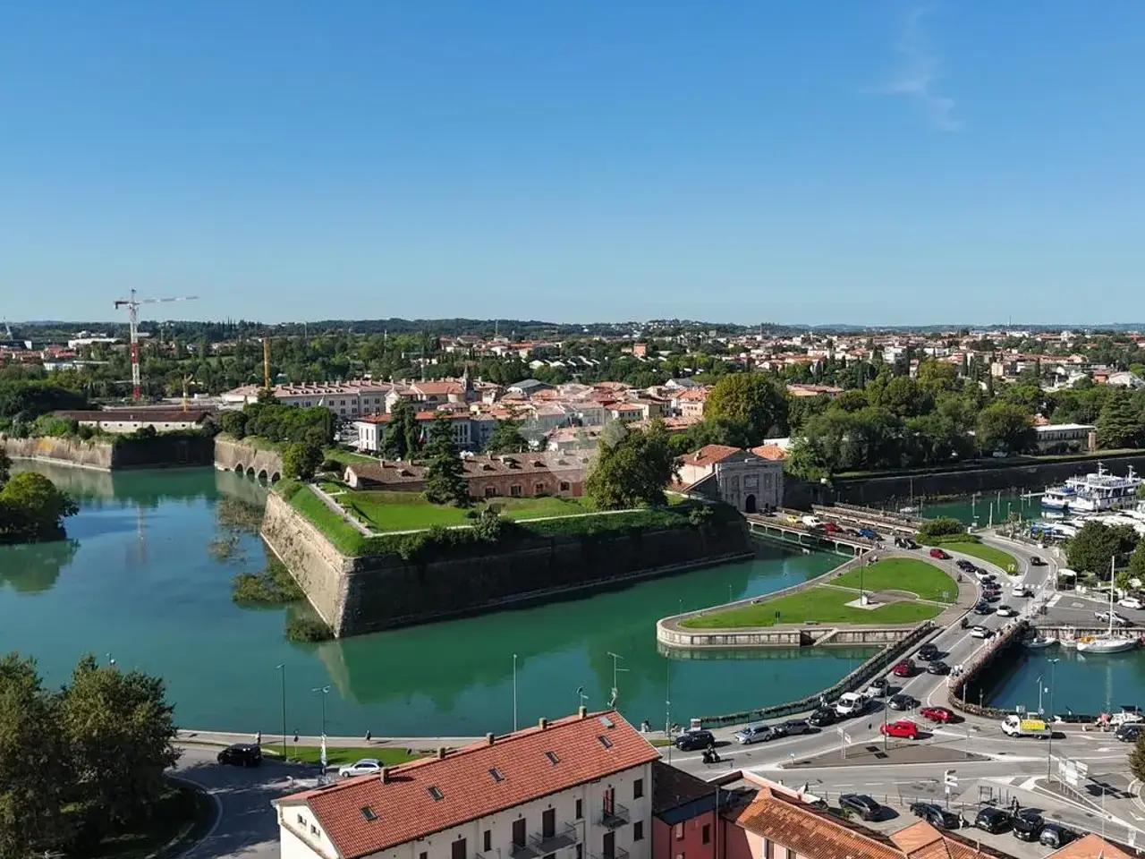 Negozio in Via Mantova 1, Peschiera Del Garda, {3} - Foto 1