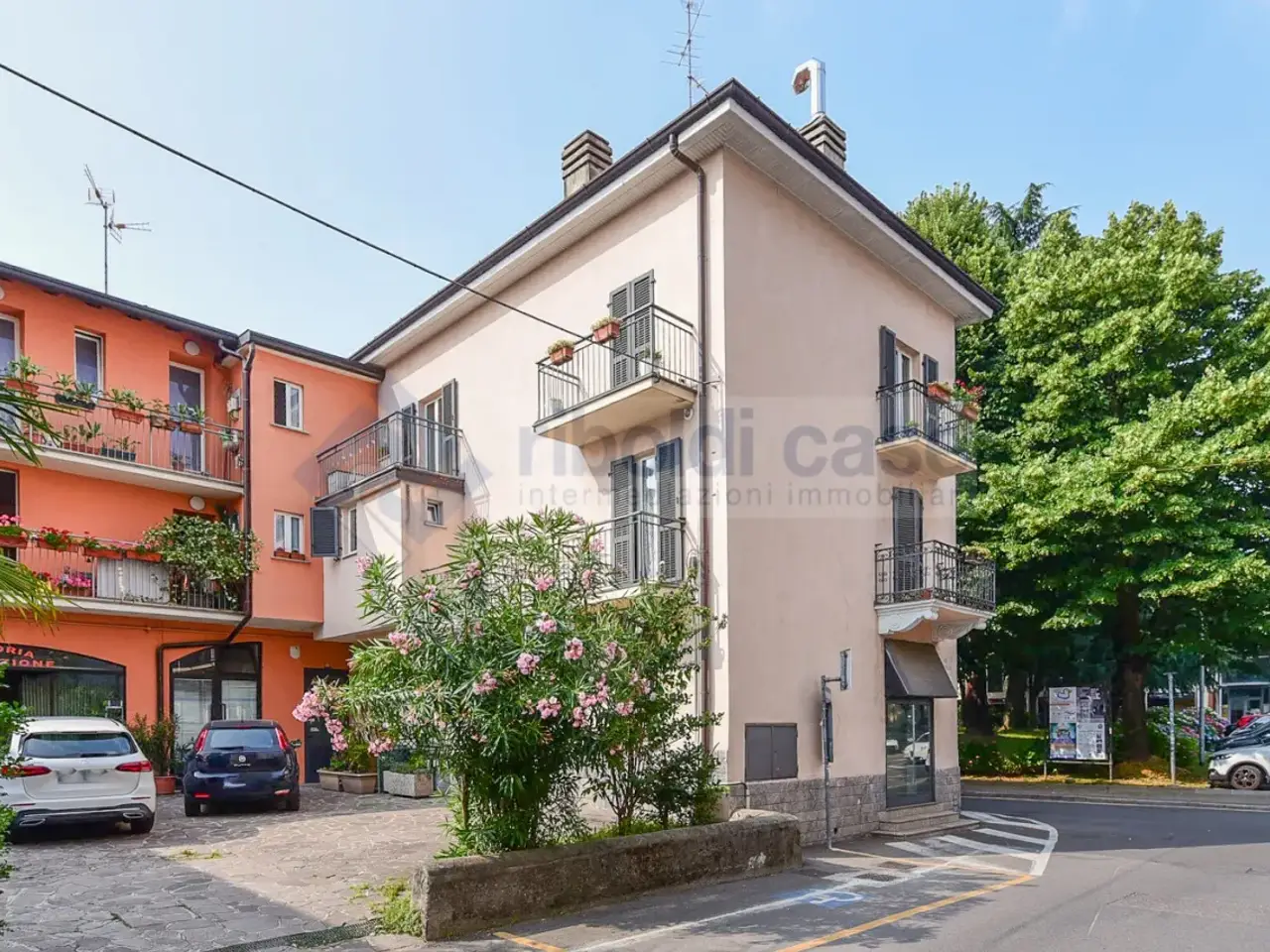 Negozio in , Carate Brianza, {3} - Foto 1