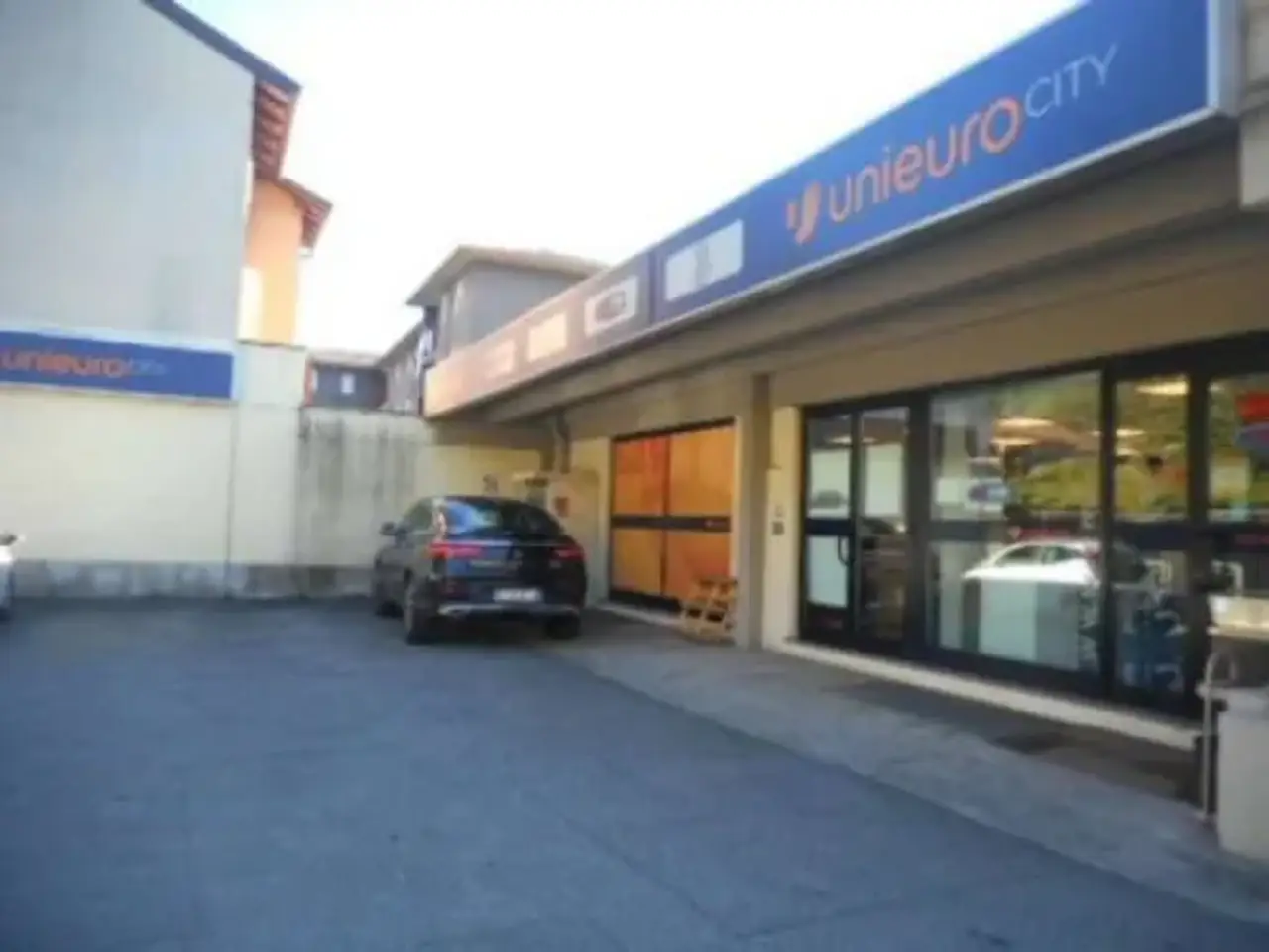 Negozio in Corso Europa, Calolziocorte, {3} - Foto 1