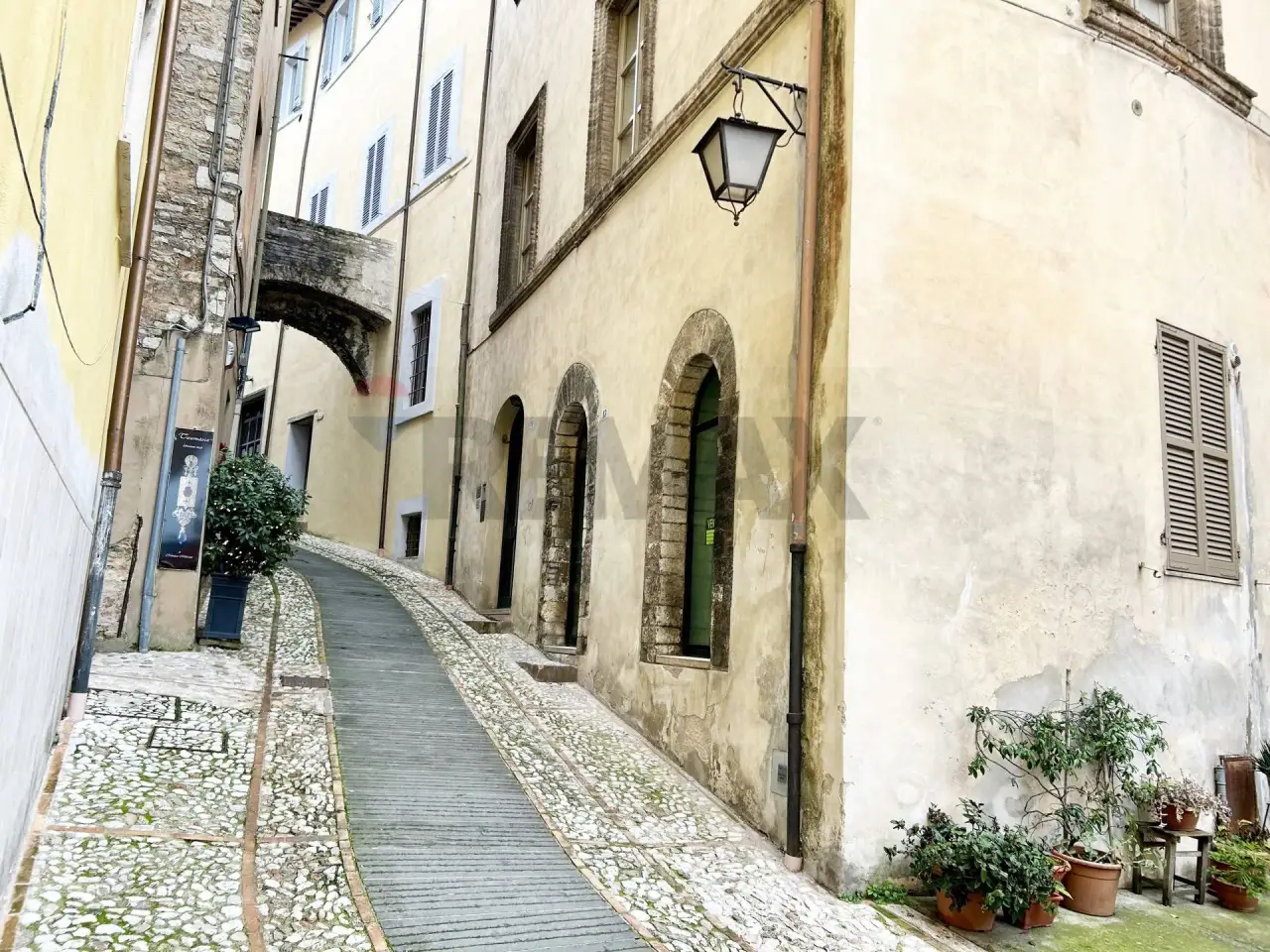 Negozio in Via Plinio Il Giovane 13, Spoleto, {3} - Foto 2