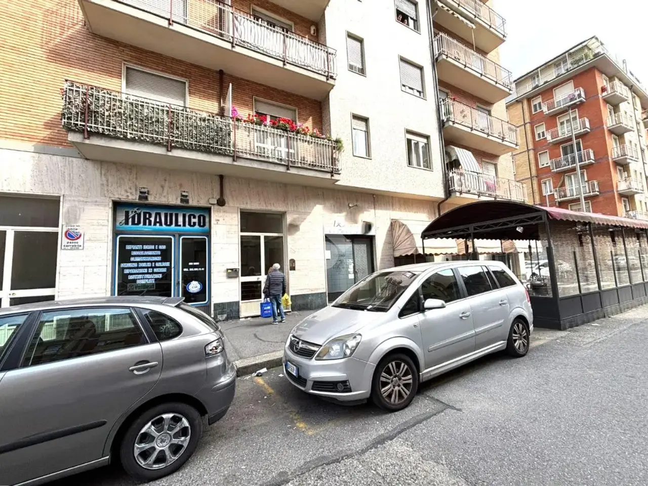 Negozio in Via Giosuè Borsi 120, Torino, {3} - Foto 1