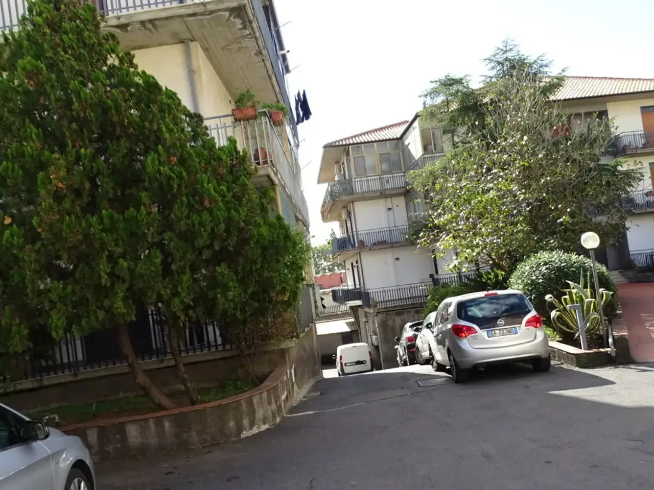 Parcheggio chiuso in Via Calvario, San Pietro Clarenza, {3} - Foto 2