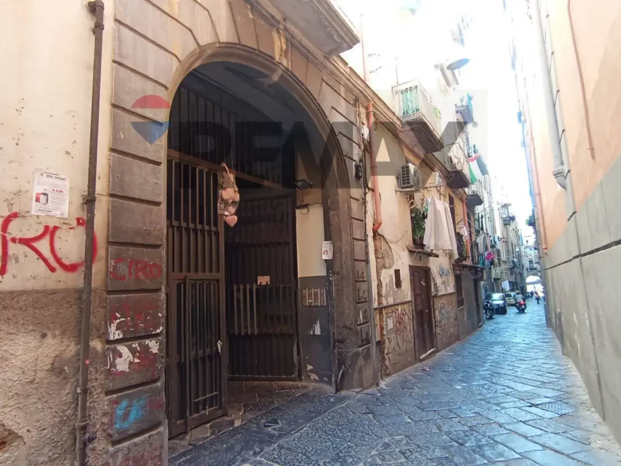 Negozio in Vico Sedil Capuano 10, Napoli, {3} - Foto 1