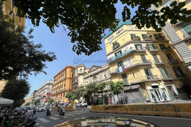 Geschäft in Corso Umberto I, Napoli - Foto 1