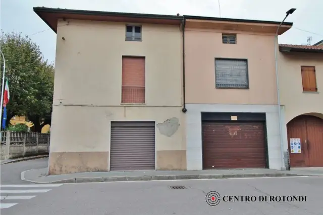 Negozio in Via San Giovanni Battista 19, Cerro Maggiore - Foto 1