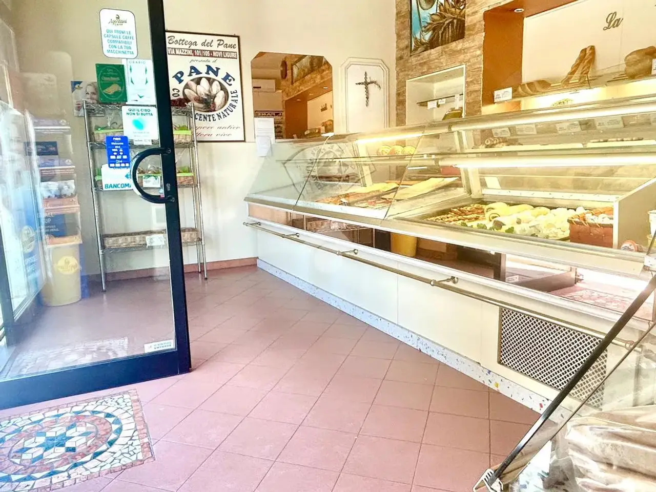 Negozio in Via Mazzini 101, Novi Ligure, {3} - Foto 1