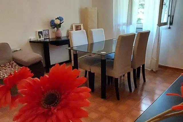 Apartament in Via Guglielmo Marconi 4, Quattro Castella - Photo 1