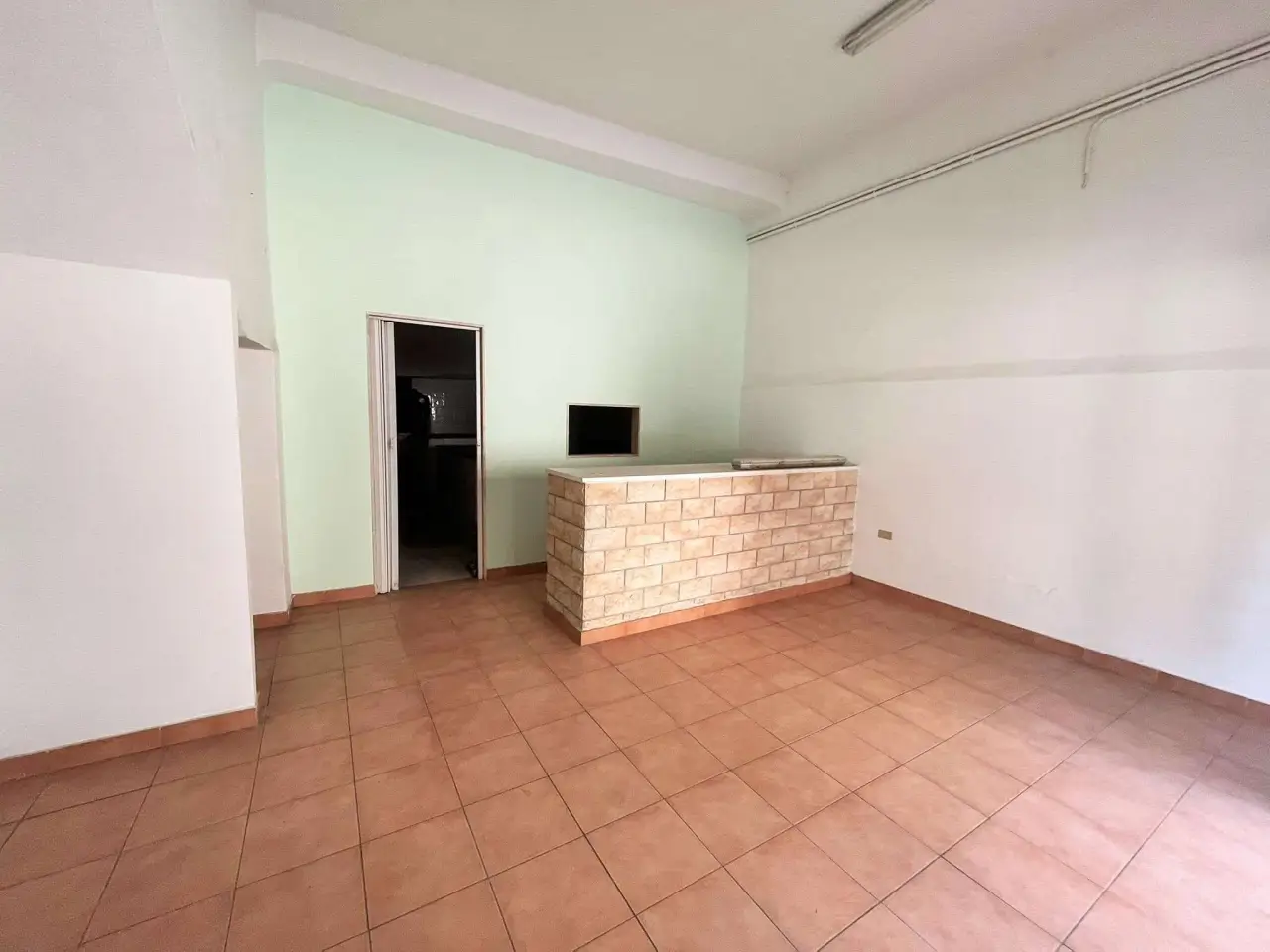 Negozio in Via Venisti 64, Capurso, {3} - Foto 1