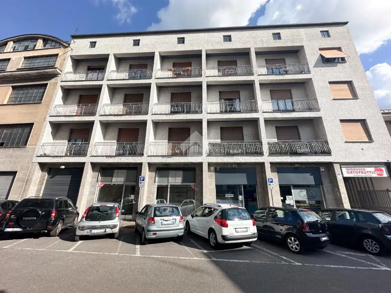 Negozio in Via S. Pellico 15, Giussano, {3} - Foto 1