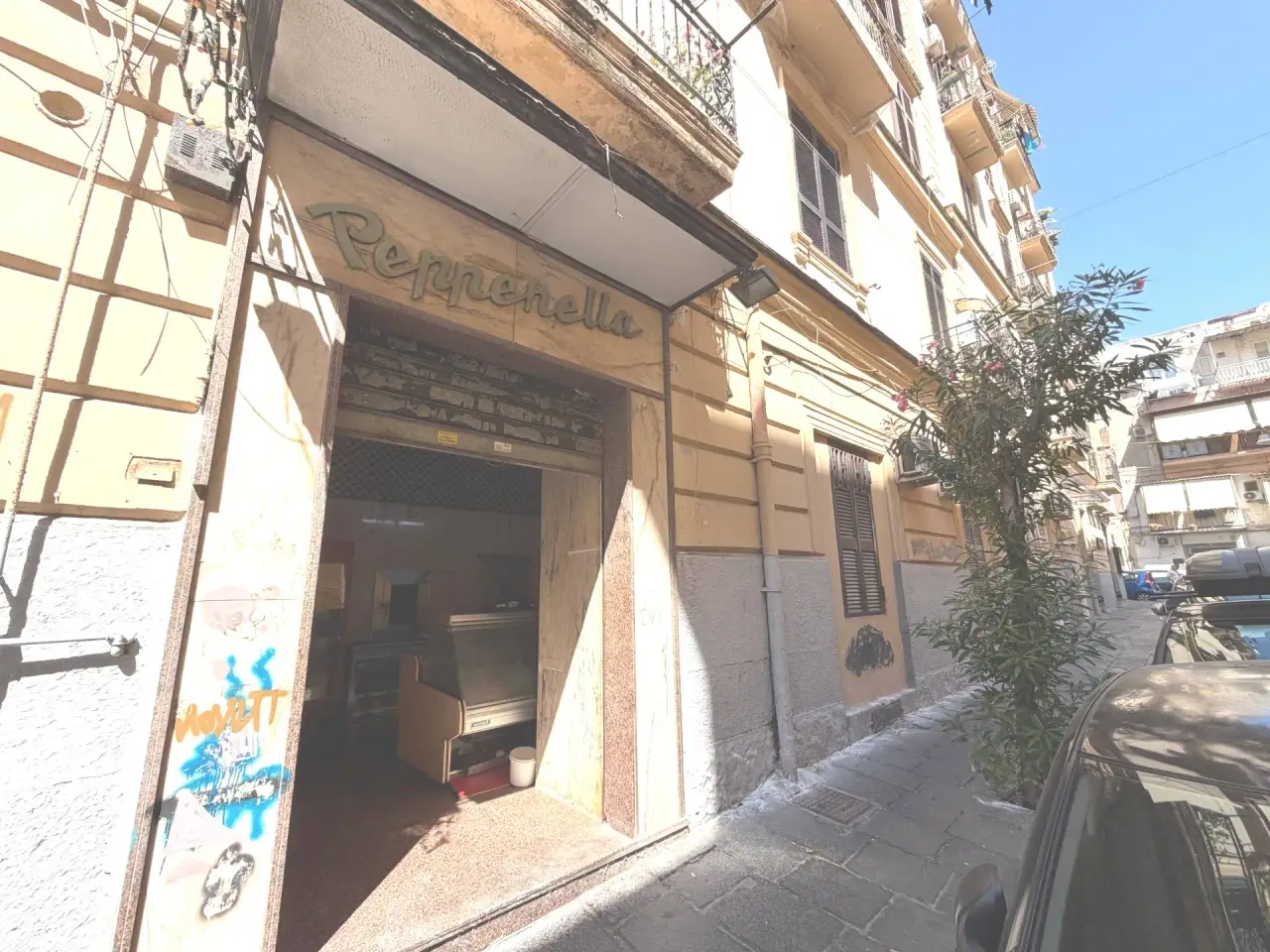 Negozio in Via Eleonora De Fonseca 21, Napoli, {3} - Foto 1
