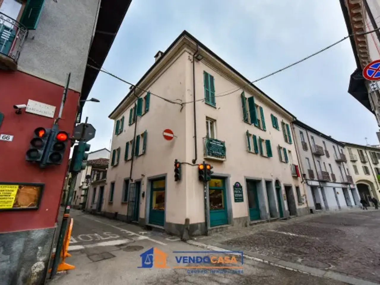 Negozio in Via Umberto I 7, Carignano, {3} - Foto 1
