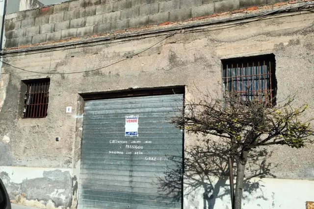 Warenlager in Via Basilicata 4, Misterbianco - Foto 1