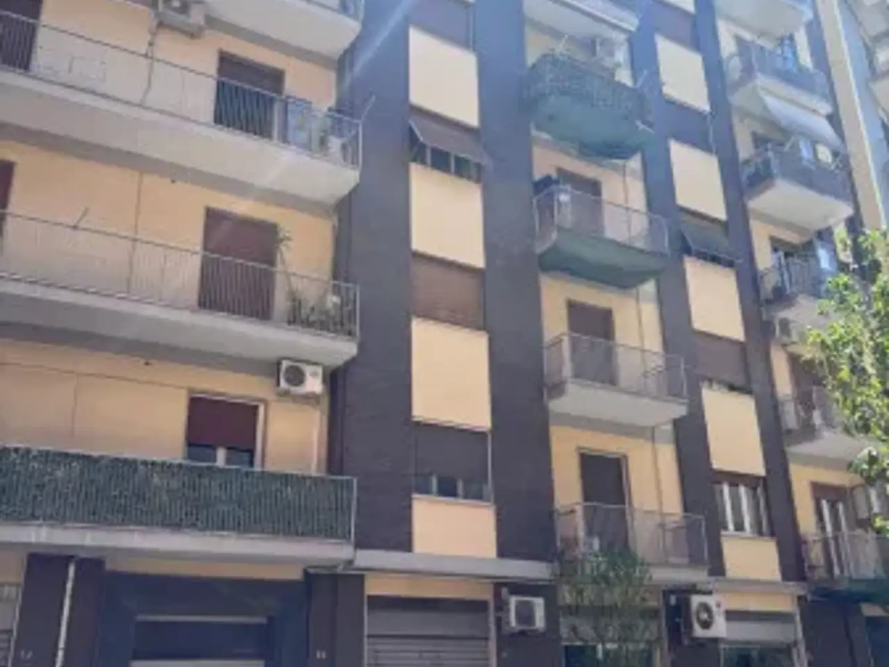 Azienda in Via Don Carlo De Cardona 12, Cosenza, {3} - Foto 1