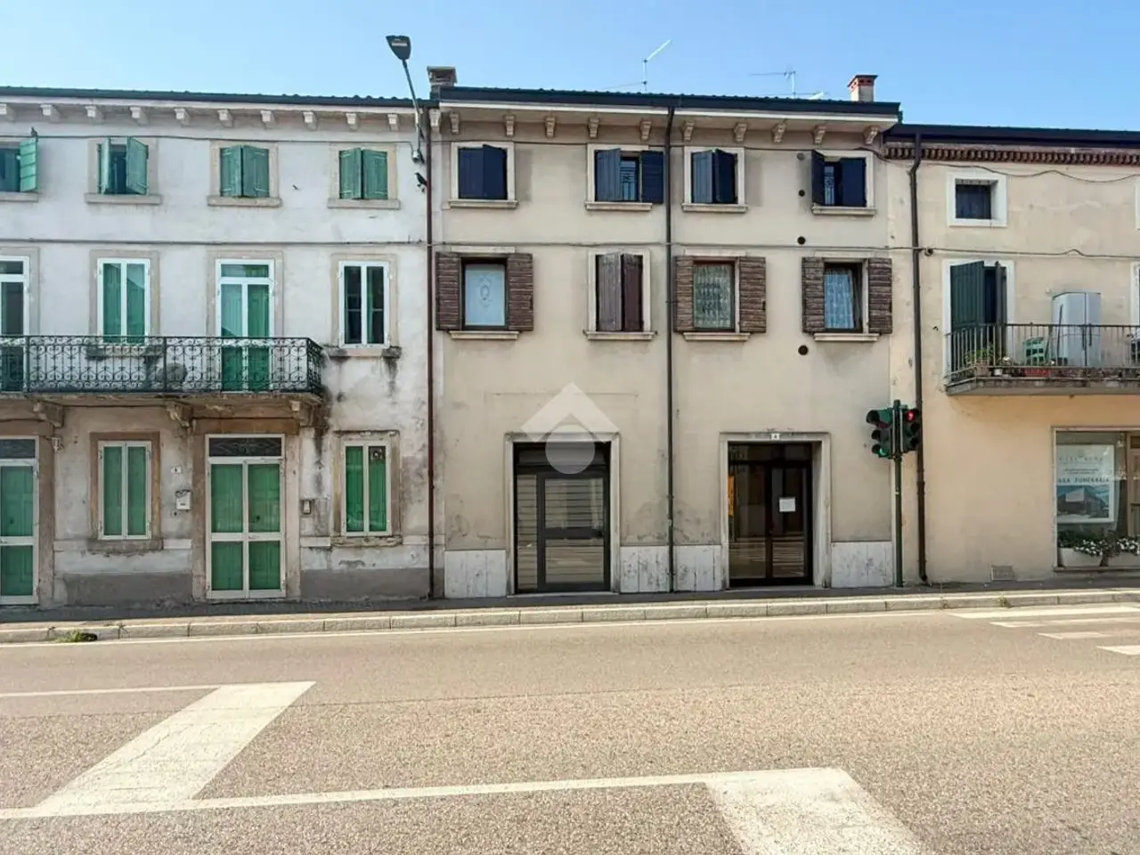 Negozio in Via Provinciale 4, Lavagno, {3} - Foto 1