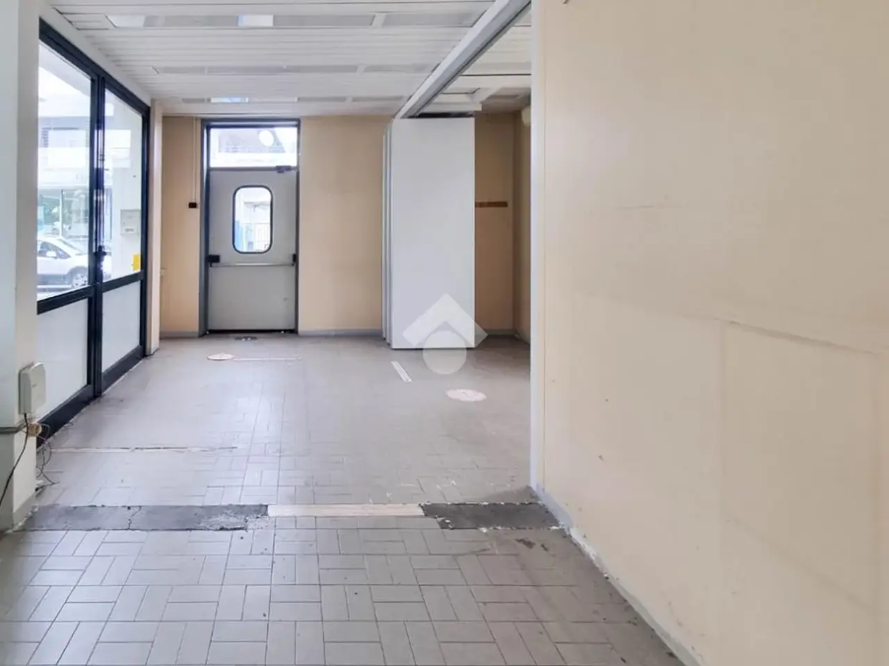 Ufficio in Via Generale Giuseppe Sirtori 6, Casatenovo, {3} - Foto 1