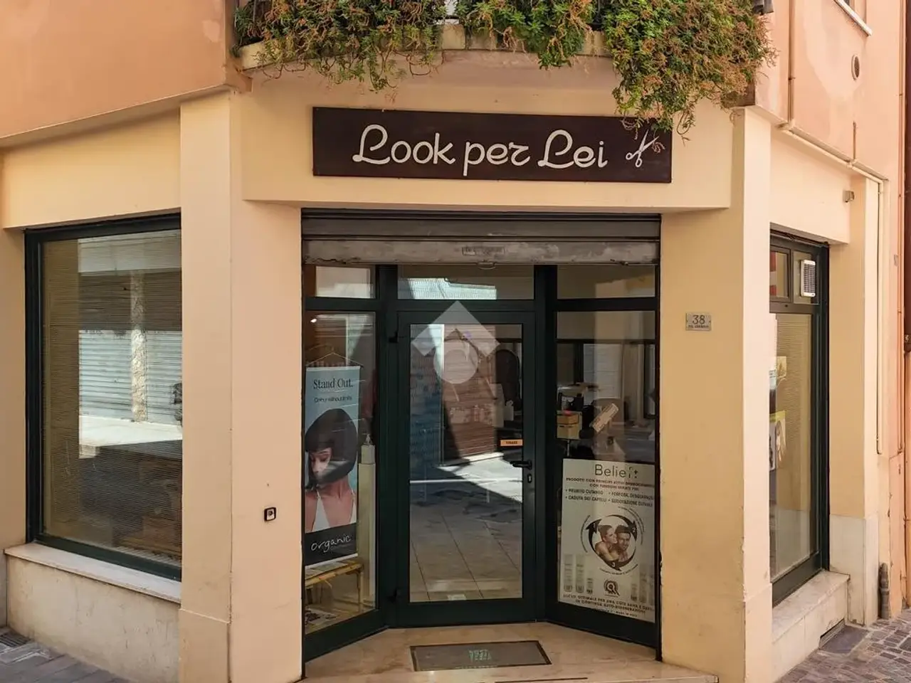 Negozio in Via Garibaldi 38, Toscolano Maderno, {3} - Foto 1