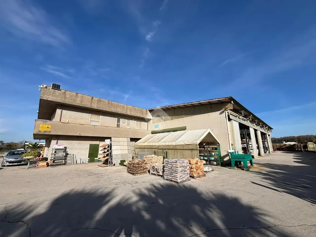 Palazzina commerciale in Via Ayrton Senna, Sabaudia, {3} - Foto 1