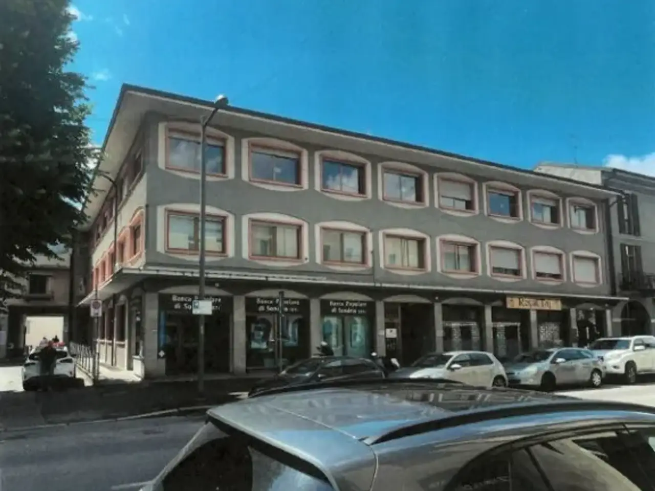 Ufficio in Viale Cesare Battisti 8, Treviglio, {3} - Foto 1