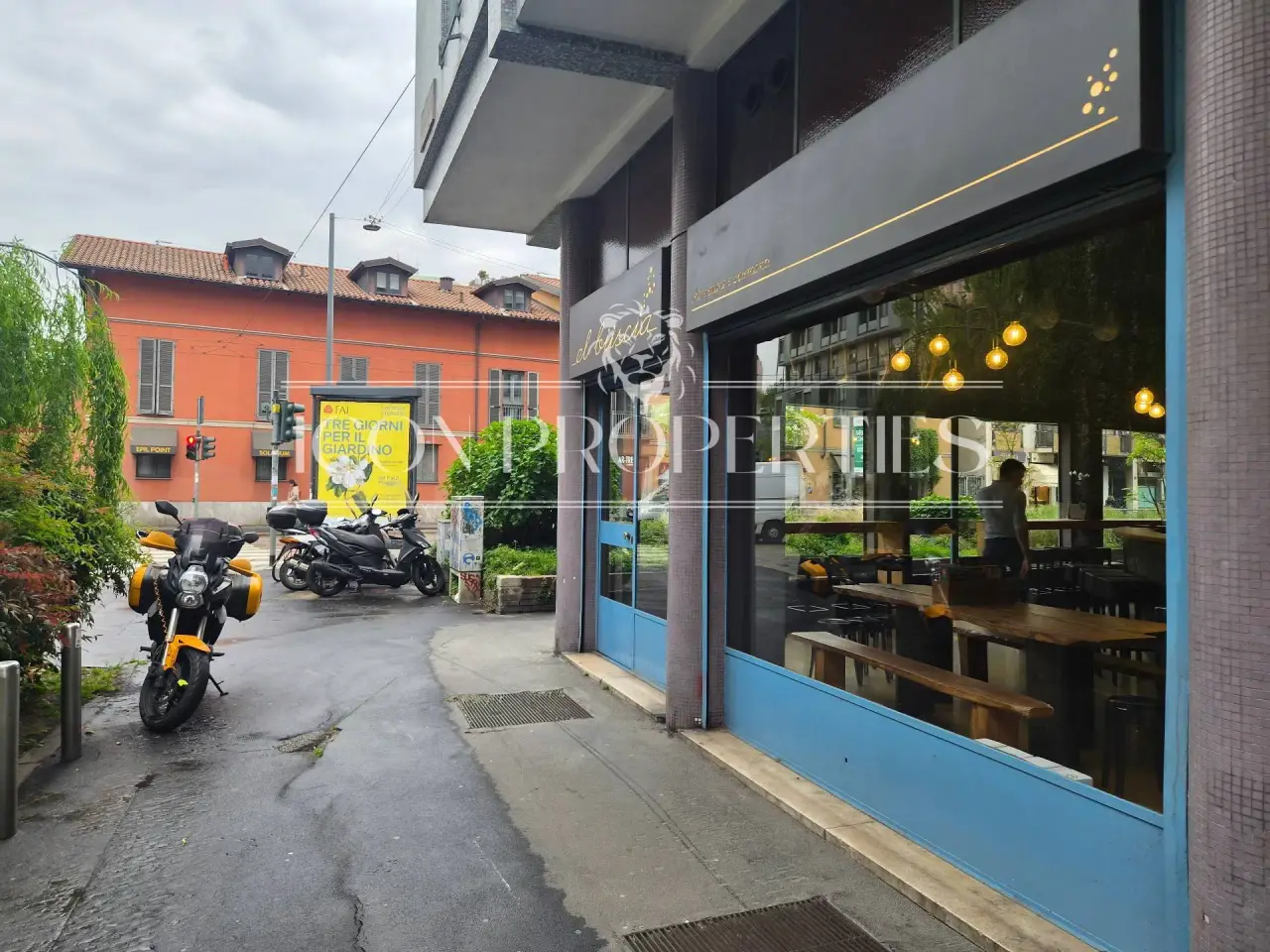 Negozio in Viale Beatrice d'Este 48, Milano, {3} - Foto 2