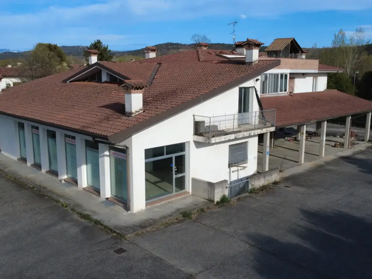Negozio in Via Trieste 111, Gradisca D'Isonzo, {3} - Foto 2